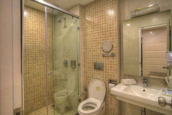 Imagen de la habitación del Hotel Midtown By Royal Collection. Foto 21