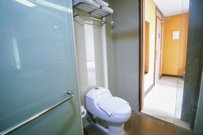 Imagen de la habitación del Hotel Midtown Express Demangan Yogyakarta. Foto 12