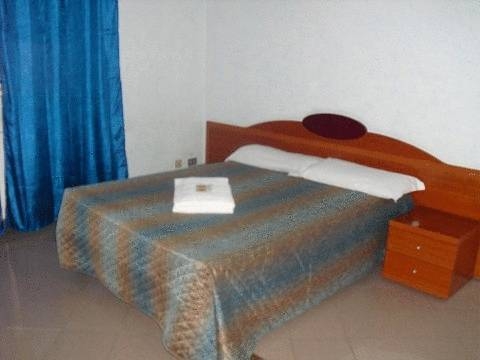 Imagen de la habitación del Hotel Midtown. Foto 8