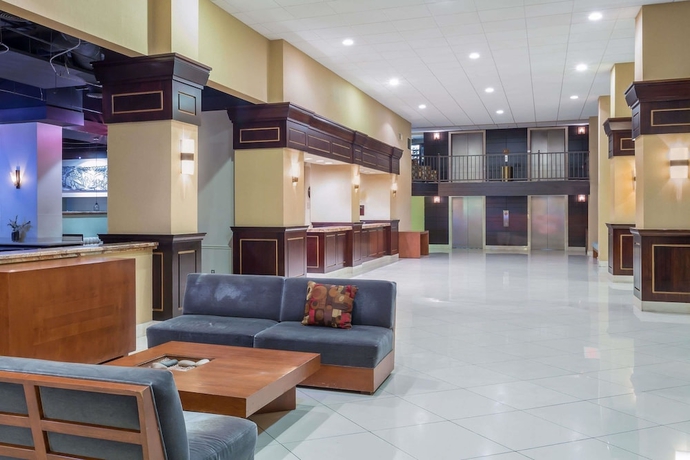 Imagen de los interiores del Hotel Midtown Garden. Foto 14