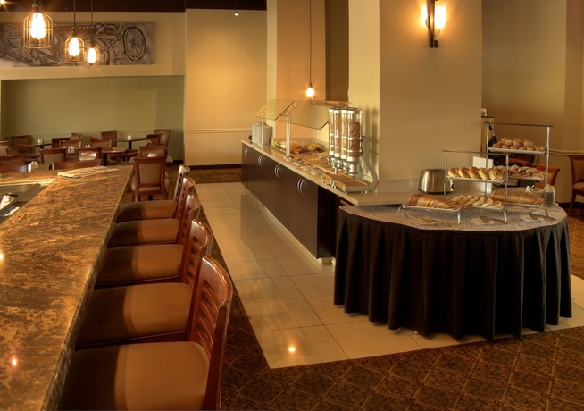 Imagen del bar/restaurante del Hotel Midtown Garden. Foto 6