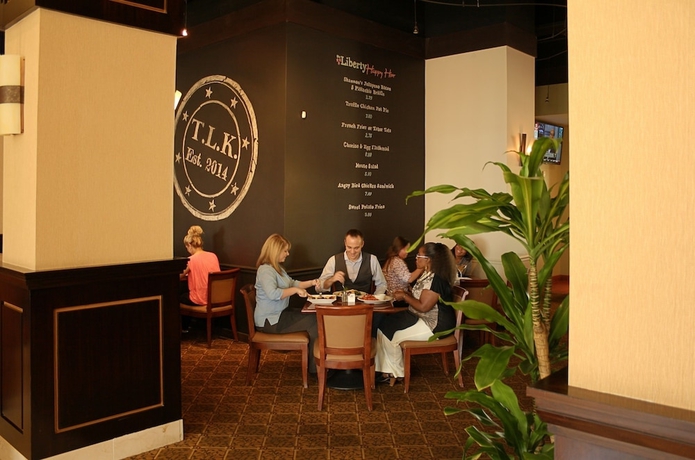 Imagen del bar/restaurante del Hotel Midtown Garden. Foto 7