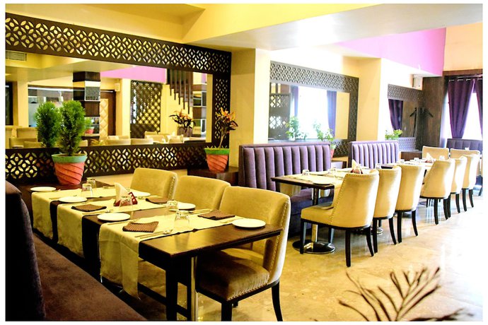 Imagen del bar/restaurante del Hotel Midtown Grand, Kotah. Foto 2