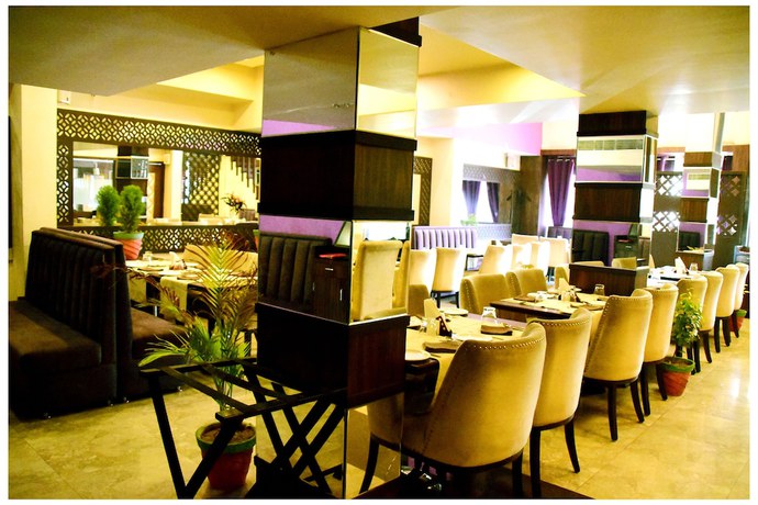 Imagen del bar/restaurante del Hotel Midtown Grand, Kotah. Foto 5