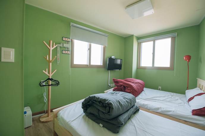 Imagen de la habitación del Hotel Midtown Hostel. Foto 5