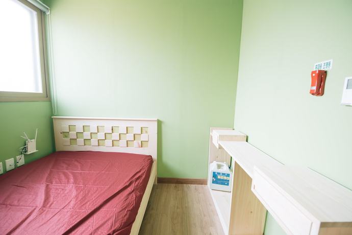 Imagen de la habitación del Hotel Midtown Hostel. Foto 17