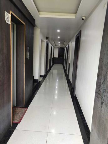 Imagen de los interiores del Hotel Midtown, Jabalpur. Foto 19