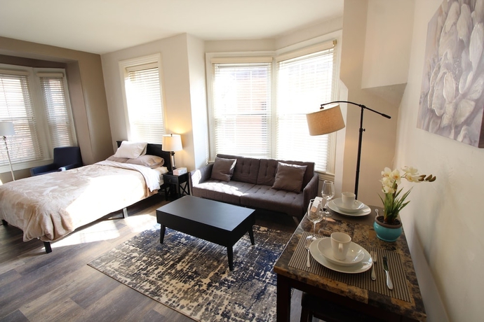 Imagen de la habitación del Hotel Midtown Suites. Foto 7