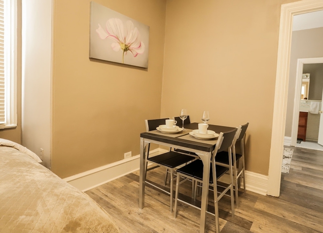 Imagen de la habitación del Hotel Midtown Suites. Foto 9
