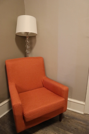 Imagen de la habitación del Hotel Midtown Suites. Foto 16