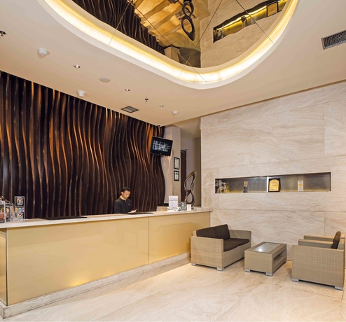Imagen de los interiores del Hotel Midtown, Surabaya. Foto 17