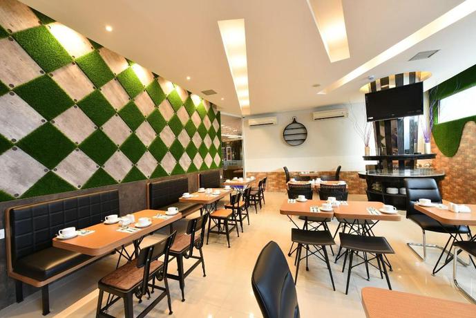 Imagen del bar/restaurante del Hotel Midtown Xpress Balikpapan. Foto 5