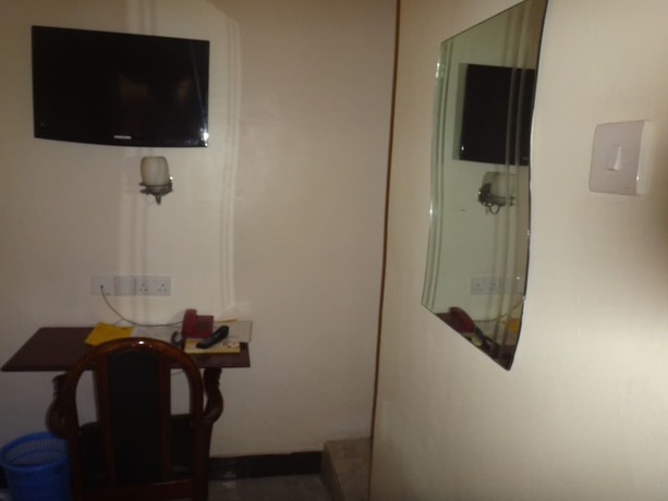 Imagen de la habitación del Hotel Midway, ARUSHA. Foto 8