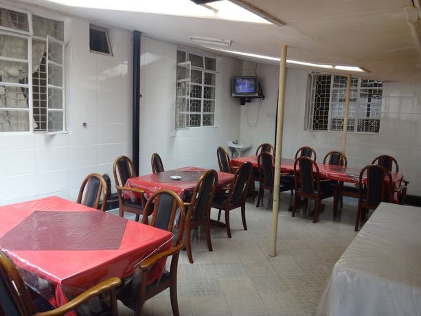 Imagen del bar/restaurante del Hotel Midway, ARUSHA. Foto 5