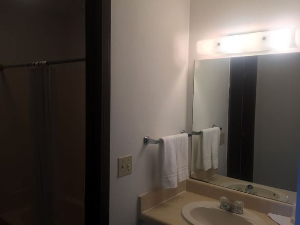 Imagen de los interiores del Hotel Midway Budget Inn. Foto 14