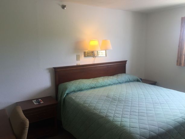 Imagen de los interiores del Hotel Midway Budget Inn. Foto 15
