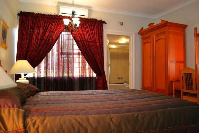 Imagen de la habitación del Hotel Midway Inn. Foto 17