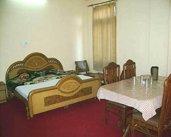 Imagen de la habitación del Hotel Midway Resort. Foto 14