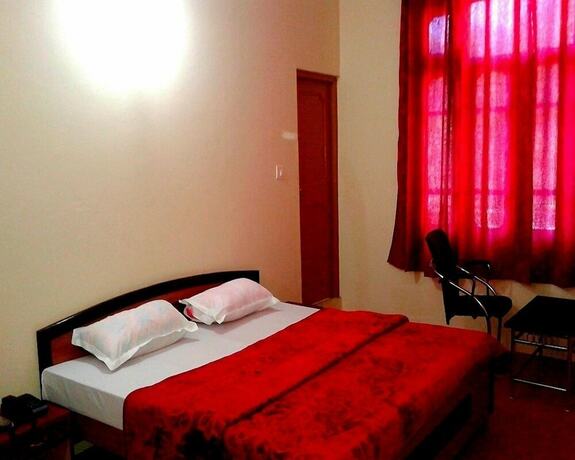 Imagen de la habitación del Hotel Midway Resort. Foto 16