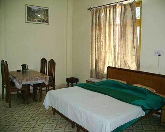 Imagen de la habitación del Hotel Midway Resort. Foto 17