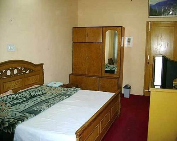 Imagen de la habitación del Hotel Midway Resort. Foto 18