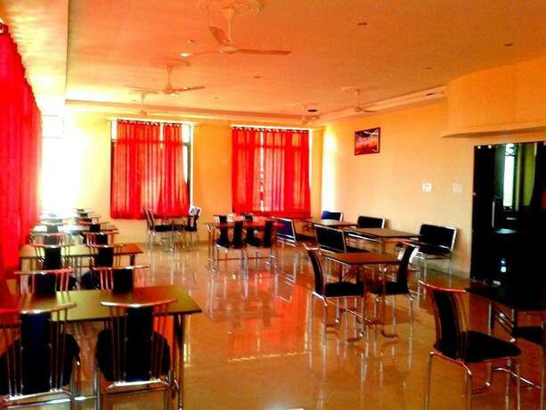 Imagen general del Hotel Midway Resort. Foto 11