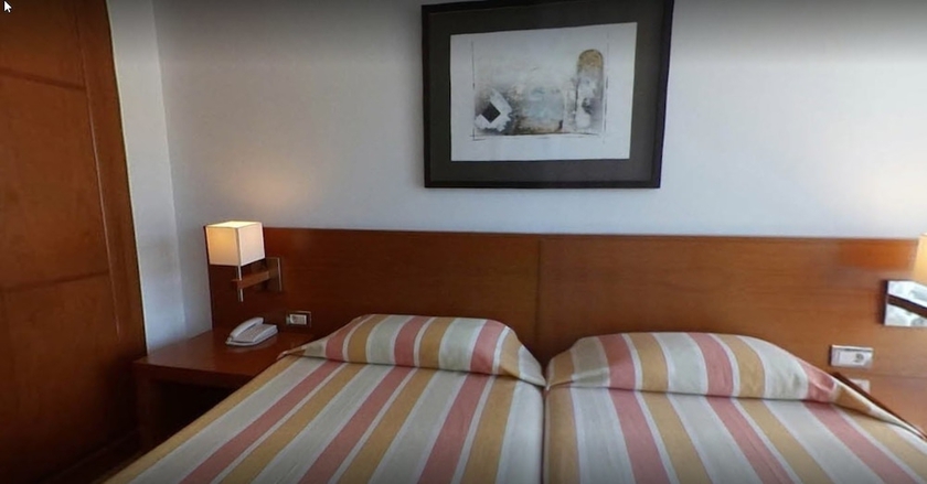 Imagen de la habitación del Hotel Miera. Foto 8