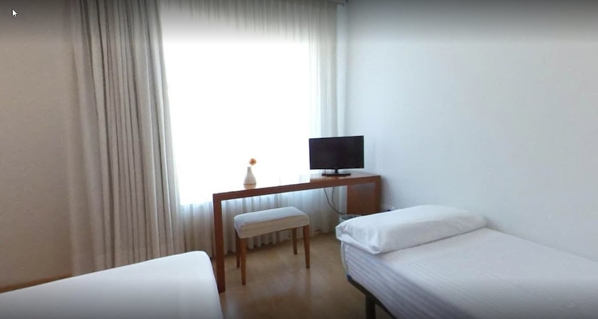 Imagen de la habitación del Hotel Miera. Foto 9