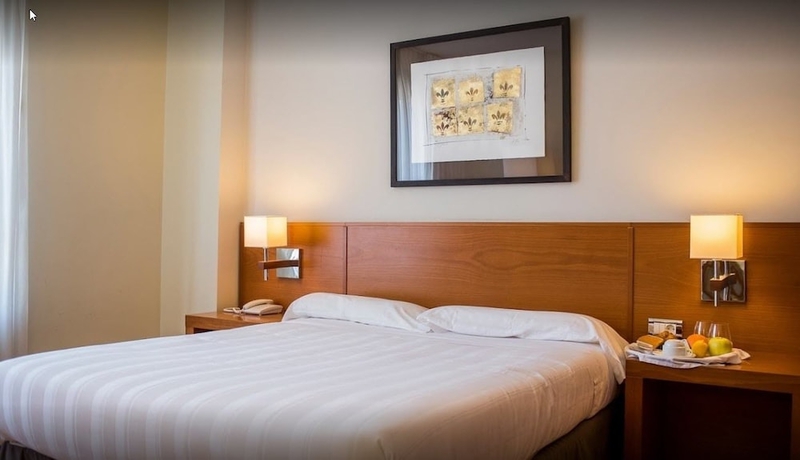 Imagen de la habitación del Hotel Miera. Foto 10