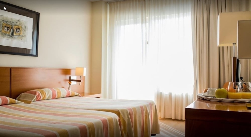 Imagen de la habitación del Hotel Miera. Foto 11