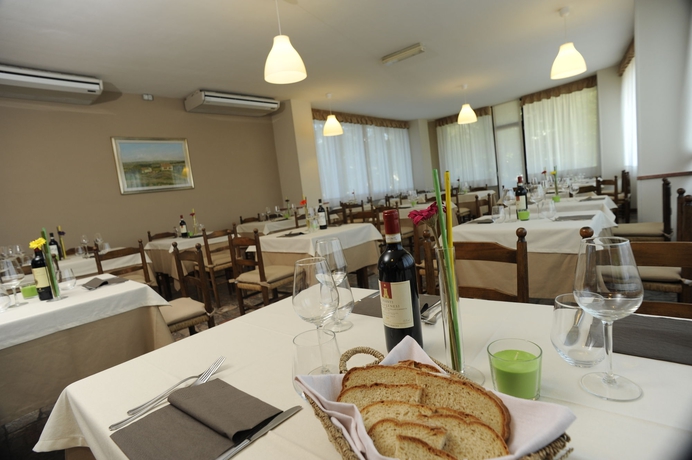 Imagen del bar/restaurante del Hotel Miga Europa. Foto 3