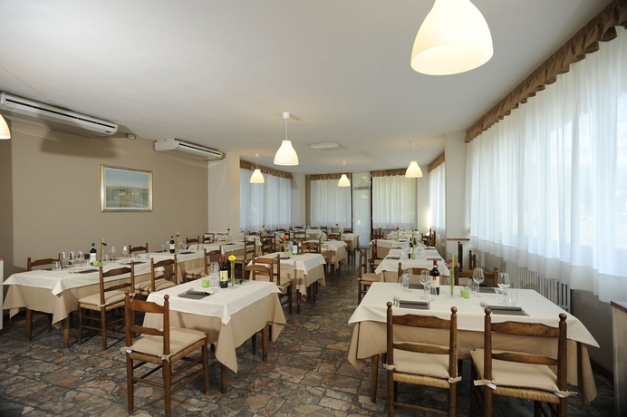 Imagen del bar/restaurante del Hotel Miga Europa. Foto 4