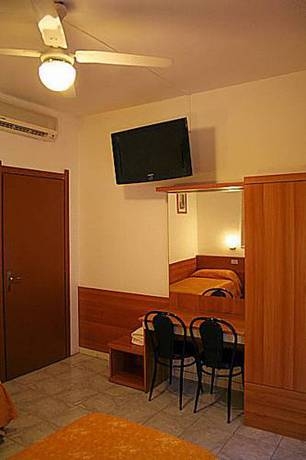 Imagen de la habitación del Hotel Mignon, Milán. Foto 5