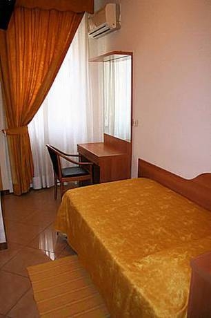 Imagen de la habitación del Hotel Mignon, Milán. Foto 12