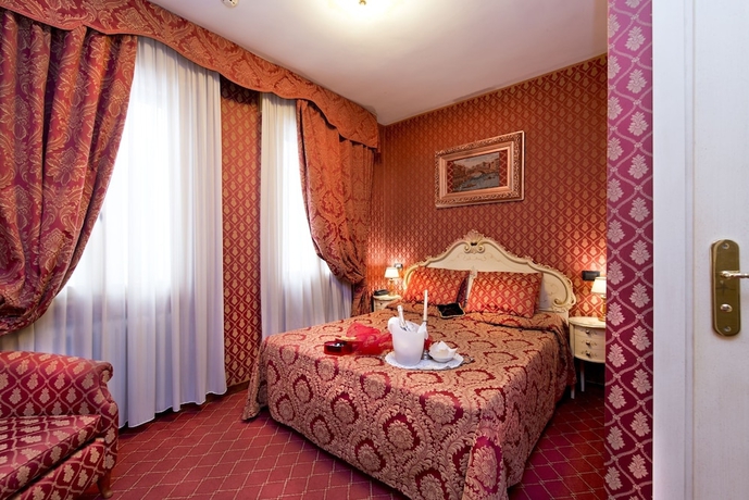 Imagen de la habitación del Hotel Mignon, Venecia. Foto 8