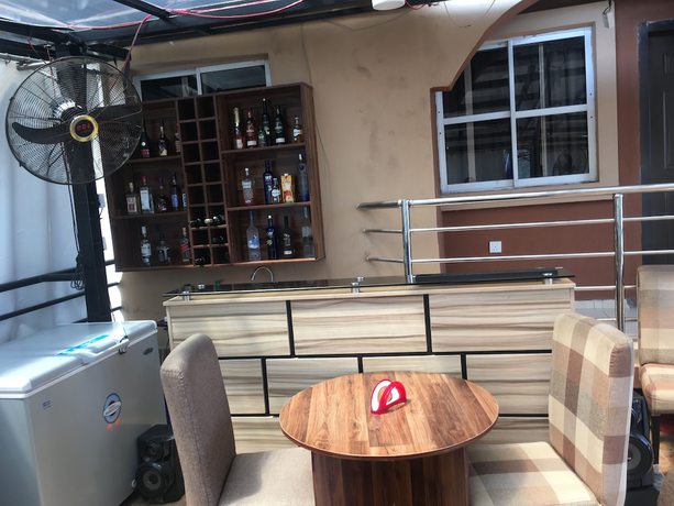 Imagen del bar/restaurante del Hotel Mignonette and Suites. Foto 4