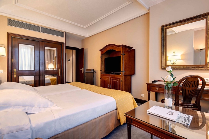 Imagen de la habitación del Hotel Miguel Angel. Foto 7