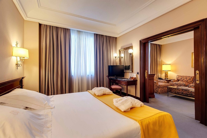 Imagen de la habitación del Hotel Miguel Angel. Foto 9