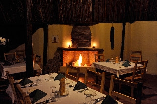 Imagen del bar/restaurante del Hotel Migunga Tented Camp - Lake Manyara. Foto 3