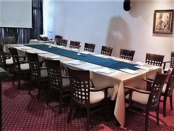 Imagen de los interiores del Hotel Mihad. Foto 16