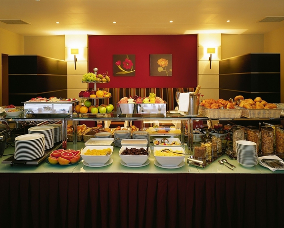 Imagen del bar/restaurante del Hotel Miiro Templeton Garden. Foto 2