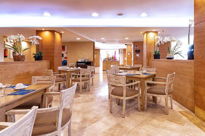 Imagen del bar/restaurante del Hotel Mijas Golf & SPA. Foto 2