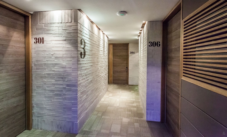 Imagen de los interiores del Hotel Mika Suites. Foto 10