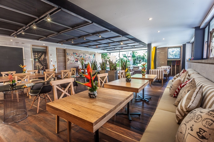 Imagen de los interiores del Hotel Mika Suites. Foto 12