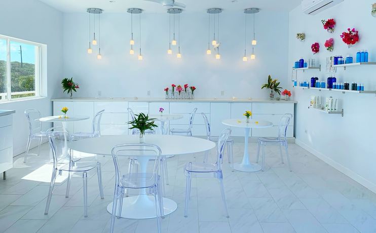 Imagen de los interiores del Hotel Mika's Resort. Foto 19
