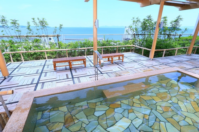Imagen de la piscina del Hotel Mikawawan Resort Linx. Foto 13