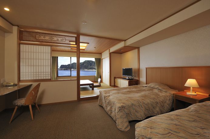 Imagen de la habitación del Hotel Mikazuki Sea-park Awa Kamogawa. Foto 7