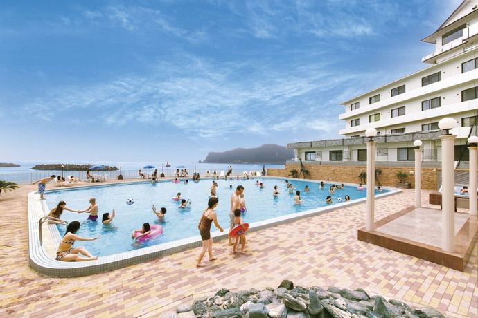 Imagen de la piscina del Hotel Mikazuki Sea-park Awa Kamogawa. Foto 17