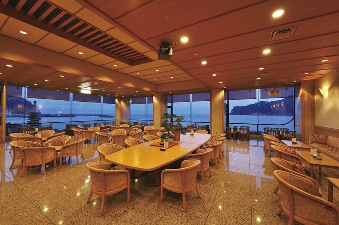 Imagen del bar/restaurante del Hotel Mikazuki Sea-park Awa Kamogawa. Foto 2