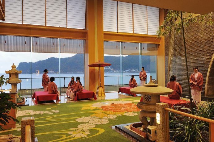 Imagen del bar/restaurante del Hotel Mikazuki Sea-park Awa Kamogawa. Foto 3